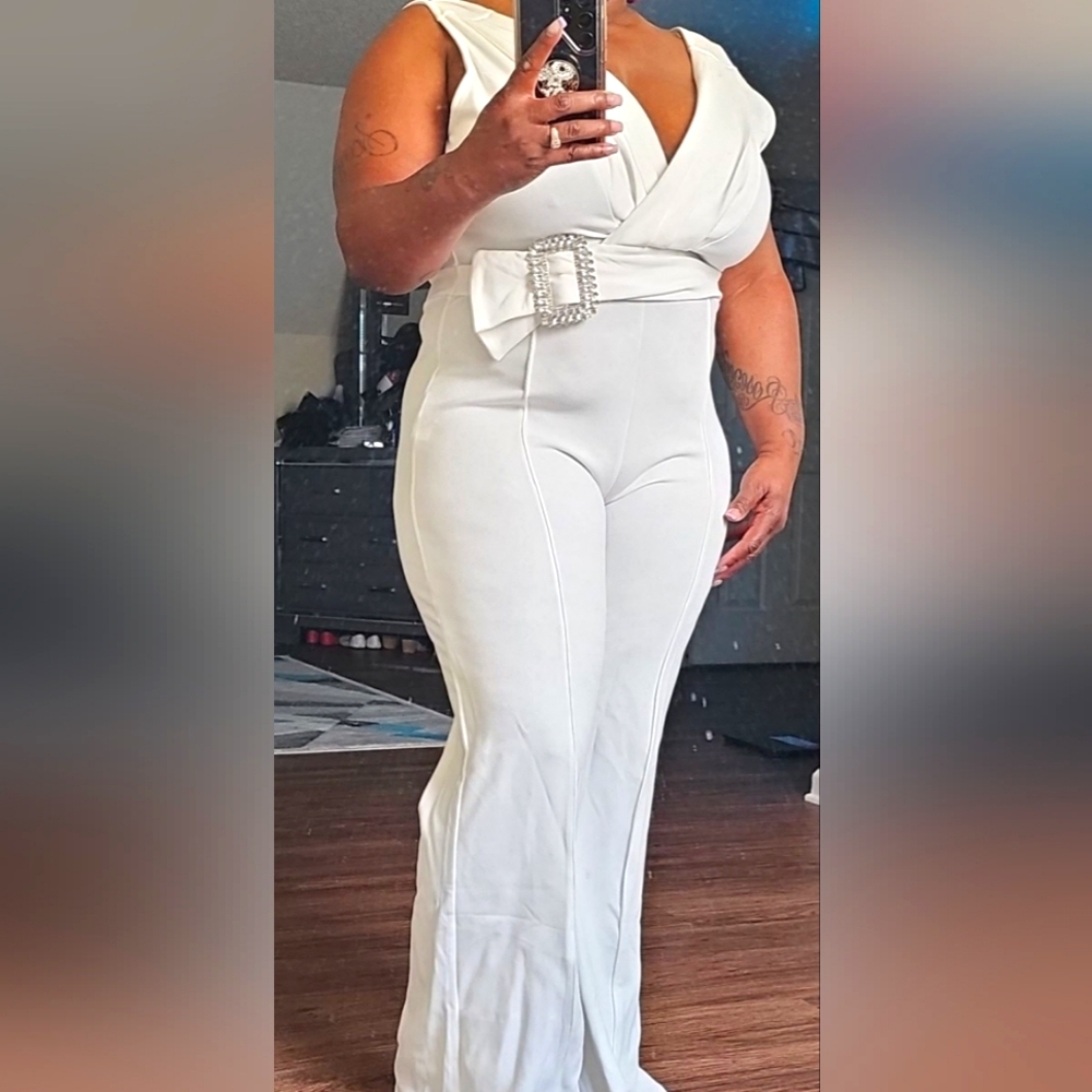 WHITE CLASSY JUMPSUIT